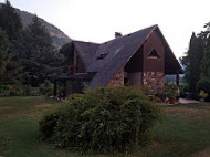 L'auberge Du Mount outside