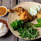 Nasi Ayam Nindia Warung Meklah Cafe food