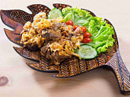 Ayam Gepuk Nusantara inside