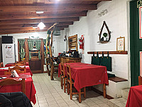 Petit restorant inside