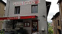 La Petite Taverne inside