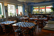 Taverne To Steki inside