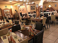 Ristorante Pizzeria Adria inside