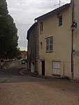 Auberge Sainte Catherine outside