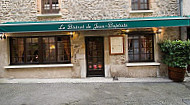 Le Bistrot De Jean Baptiste outside