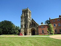 Manor Farm Tea Shoppe outside