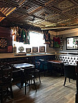 O'flaherty's inside