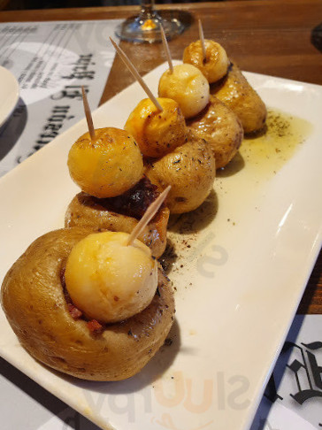 restaurant image