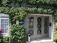 A la Bonne Auberge outside