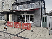 Caffi Seren outside