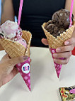 Baskin-robbins outside