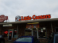 Little Caesars Pizza outside