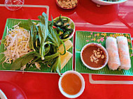 Trang's Cafe Noodle House food