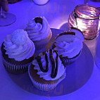 American Diner Cupcake Store food