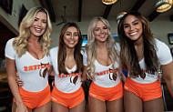 Hooters food