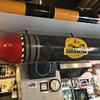 El Submarino inside