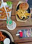 American Burger Lounge food