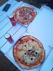 Pizzas Du Golfe food