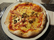 Oscar Pizzeria food