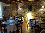 L'auberge De Montpezat inside