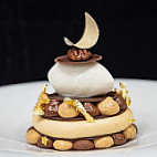 Monarh À l'intérieur