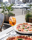 Strada St Katharine Docks food