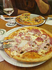 Mauri Pizza food