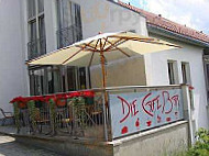 Die Cafebar Fellner’s Restaurant outside