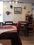 Pizzeria Au Tres Gros Ventre inside