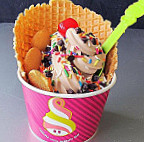 Menchie's Frozen Yogurt food