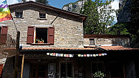 Rifugio Forte Dei Marmi outside