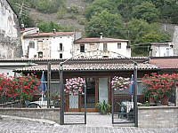 Valle Oscura outside