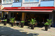 Cafe Am Platz outside