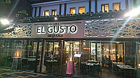 El Gusto inside