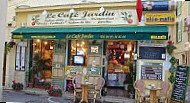 Le Cafe Jardin inside