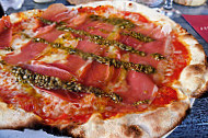 La Pizzeria food