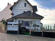 La Flibustiere Restaurant outside