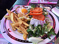 Memphis Coffee Bourgoin Jallieu inside