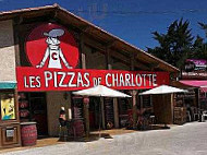 Les Pizzas de Charlotte outside