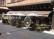 Le CafÉ Du MarchÉ outside