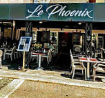 Le Phoenix inside