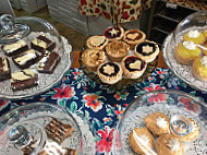 Betty's Pies & Tarts food