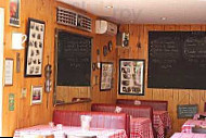 Le Bistrot du Trolley inside