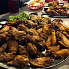 Pluckers Wing food