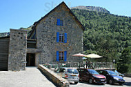 Chalet Hotel du Lac d'Oredon outside