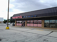 Wimpy's Diner outside