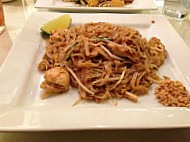 Tana Thai Bistro food