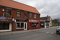 Gino's Cottingham outside