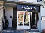 La Granje outside