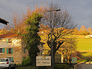 Auberge La Calèche outside